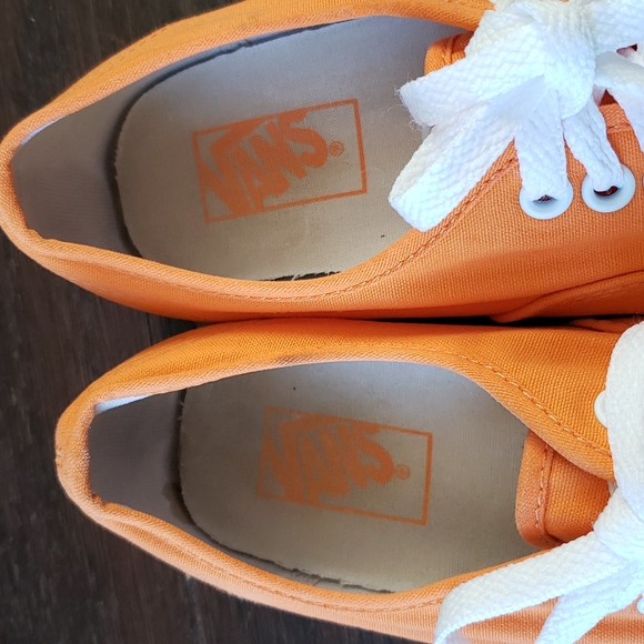 Van's shoes - Picture 6 of 11